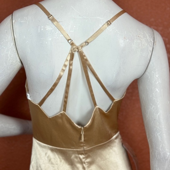 AZAZIE Elegant Gold Satin Evening Gown Size A2. E83 - Picture 10 of 16